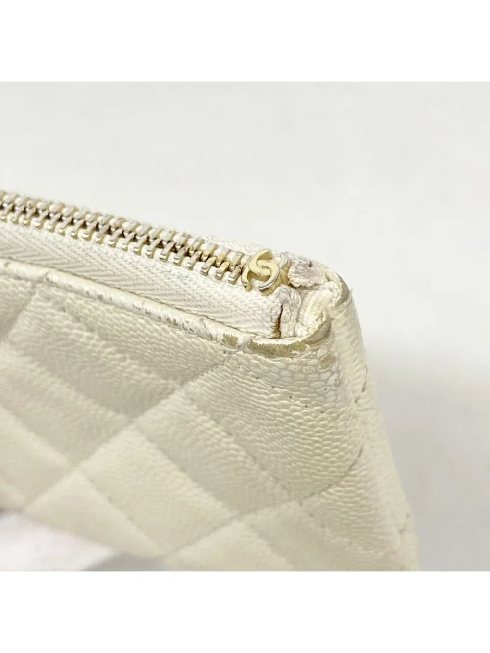Chanel Coin Purse Quilted Caviar Leather White Champagne Gold